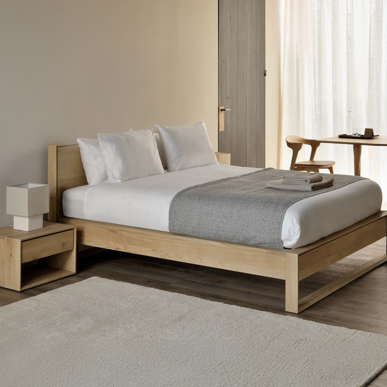 Sael Bed - Solid Walnut/Teak/Oak Wood (King)