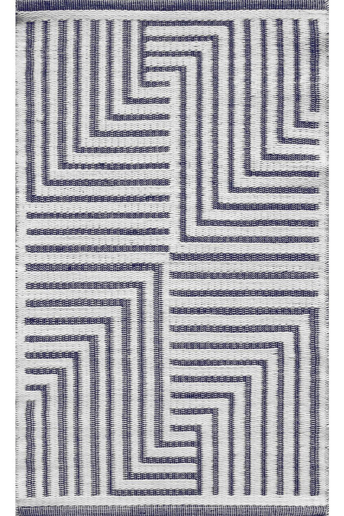 Hand Woven PET Rug - 5x8 ft (RG_00407)